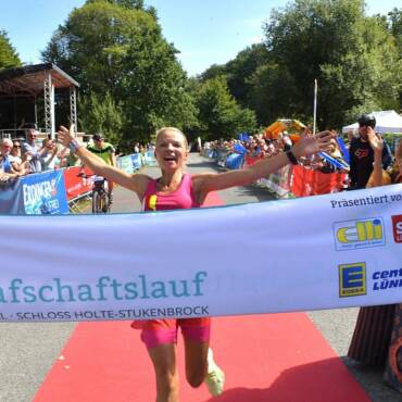 Tom Harder und Jana Kappenberg gewinnen Grafschaftslauf 2022